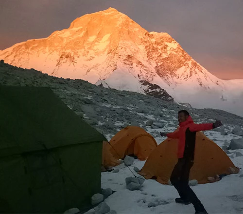 Makalu Base Camp Trek Tea House Vs Camping