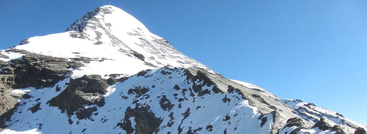  Pisang Peak Climbing 