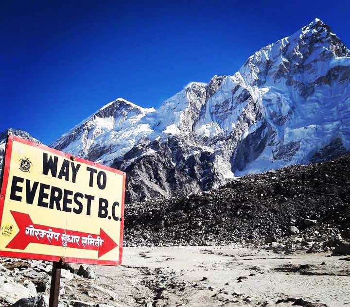 Follow the sigh to get Everest Base Camp. 