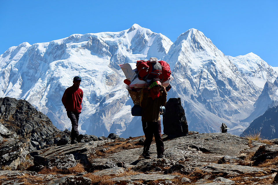 Crossing the Sele le Pass trek to kanchenjunga Base Camp