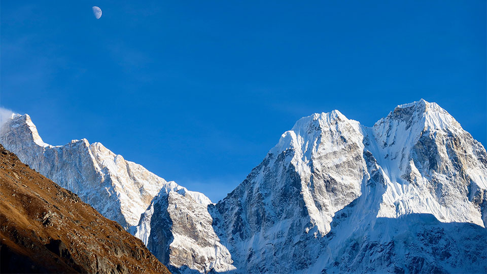 Janu and Sobi Thonggie view