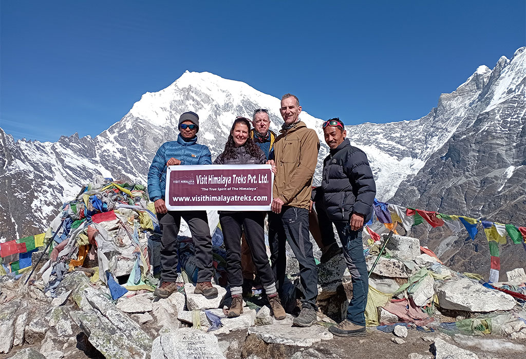 Kyanjin Ri View Point at 4400 meters