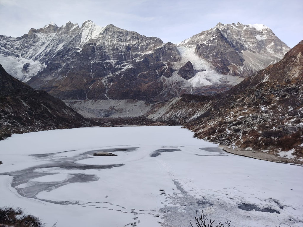 Frozon river at Langtang valley trek during the wintertime