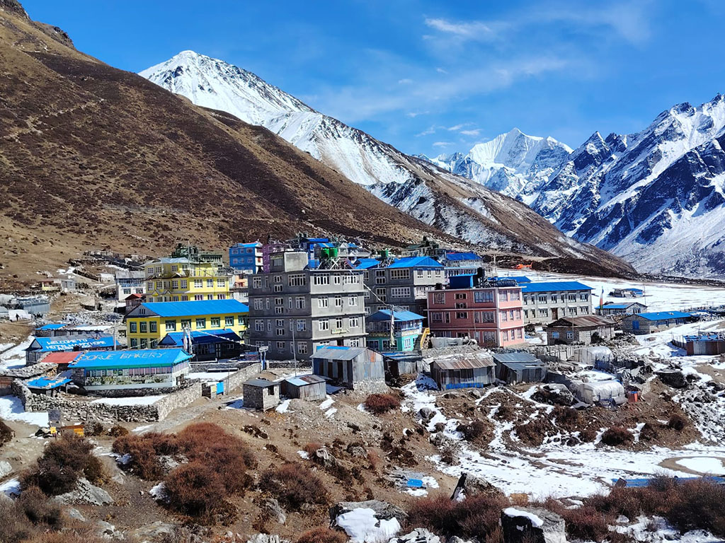 Kyanjin gumpa village 