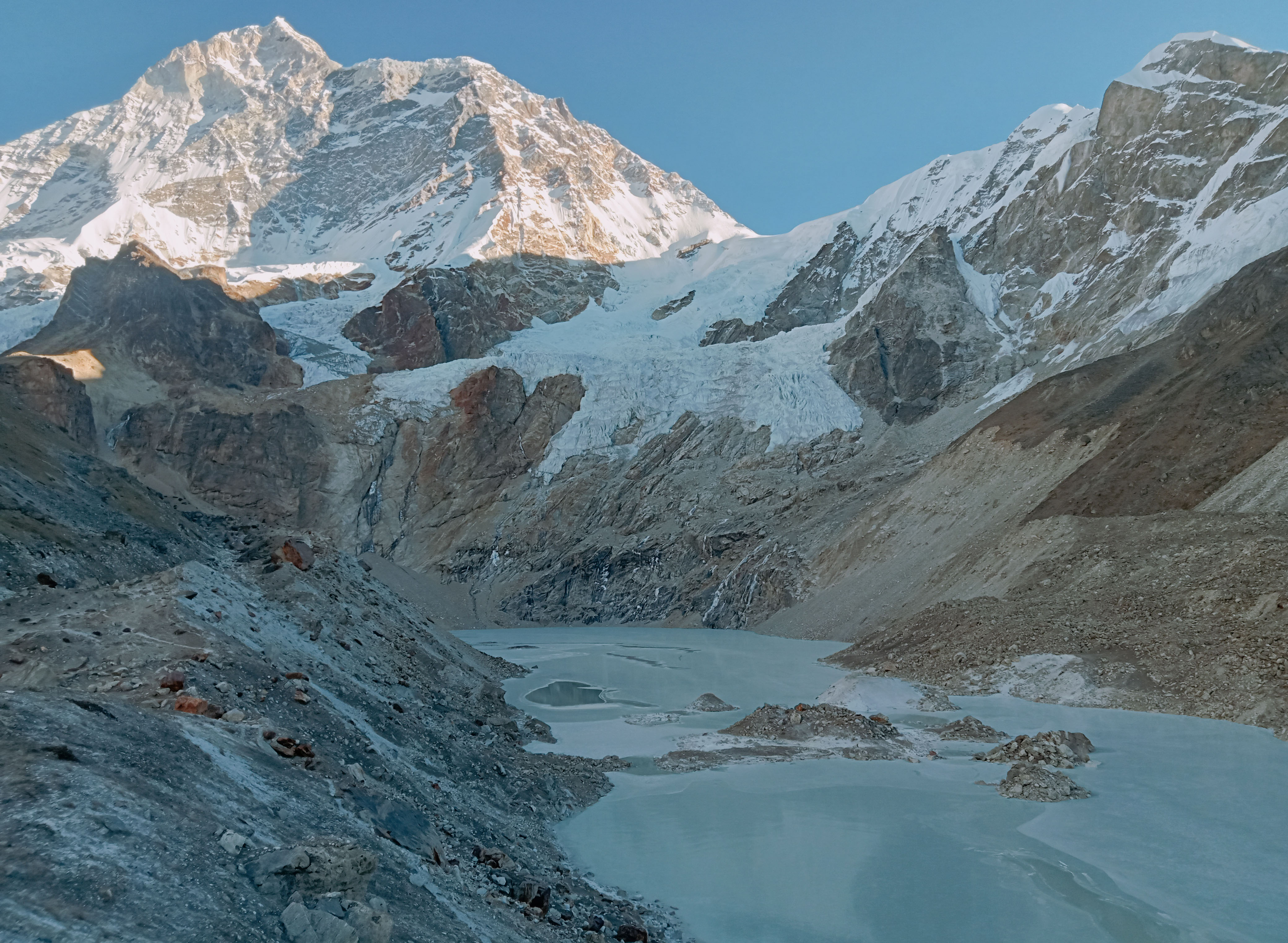 Barun Glacier and Mt Makalu view.